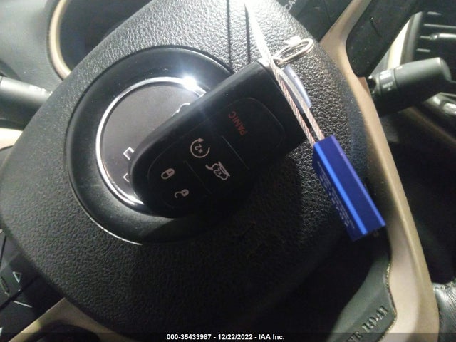 2015 Jeep Cherokee, VIN: 1C4PJLCB7FW643767