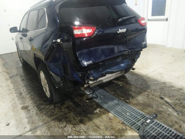 2015 Jeep Cherokee, VIN: 1C4PJLCB7FW643767