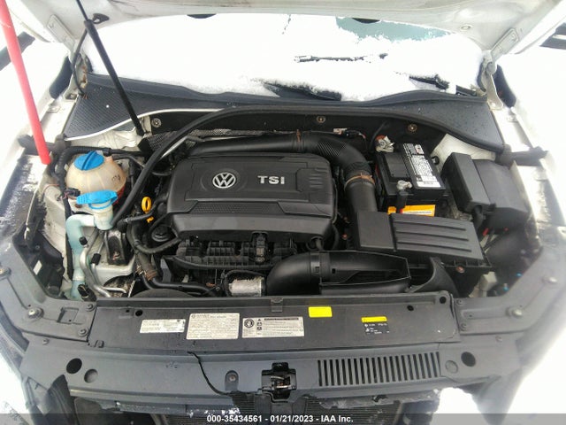 1VWBT7A32FC013080 Volkswagen Passat 1.8t Sport