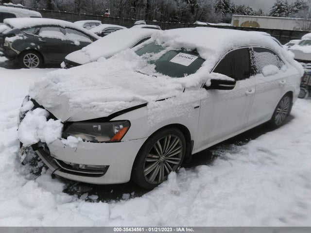 1VWBT7A32FC013080 Volkswagen Passat 1.8t Sport