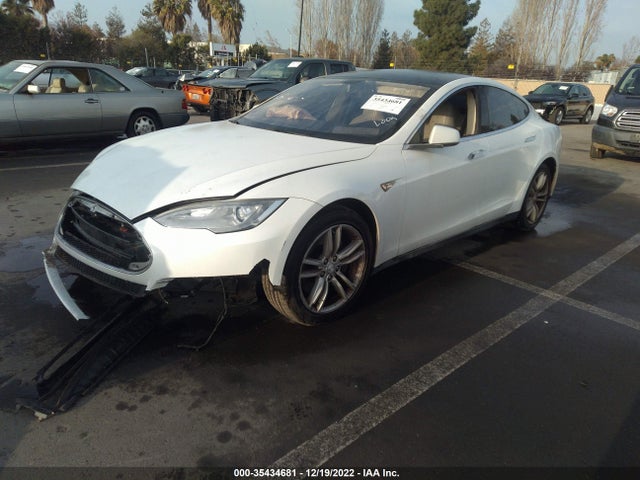 Tesla MODEL S 2013 5YJSA1CG3DFP08433 Image 2