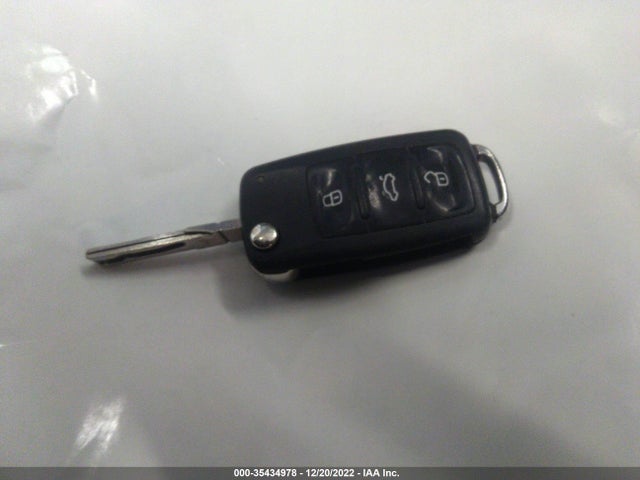 1VWAT7A36FC056655 Volkswagen Passat 1.8t Wolfsburg Ed