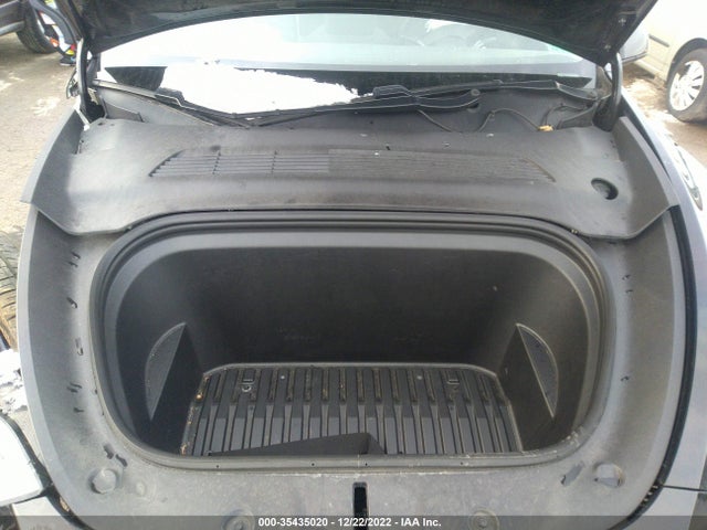 Tesla Model Y 2020 5YJYGDEFXLF014092 Image 11