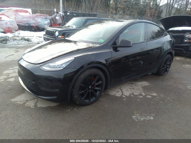 Tesla Model Y 2020 5YJYGDEFXLF014092 Image 2