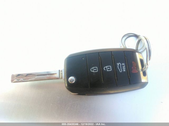 KNAGM4A79F5559898 KIA Optima Lx
