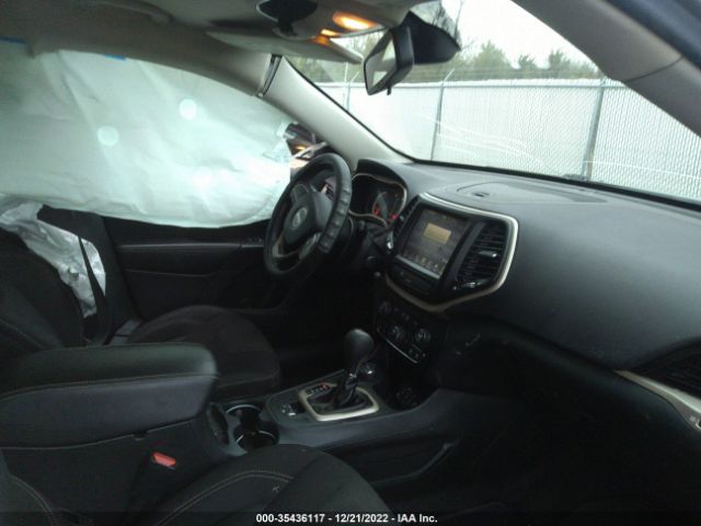 1C4PJMCS8GW205265 Jeep Cherokee Altitude