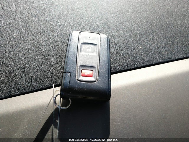 2005 TOYOTA PRIUS VIN: JTDKB20U353098528