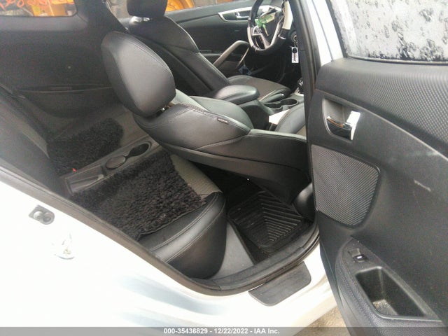 2016 Hyundai Veloster, VIN: KMHTC6AD7GU304305