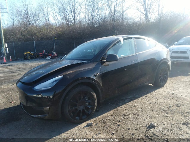 Tesla Model Y Long Range 2022 7SAYGDEE2NF382599 Image 2