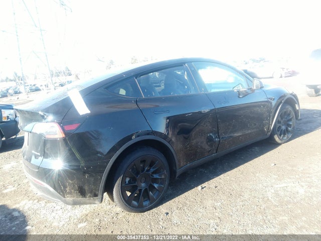 Tesla Model Y Long Range 2022 7SAYGDEE2NF382599 Image 4