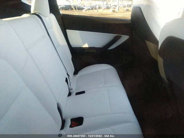 Tesla Model Y Long Range 2022 7SAYGDEE2NF382599 Image 8