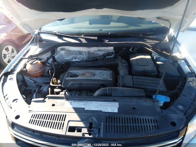 WVGBV7AX8FW555083 Volkswagen Tiguan Sel