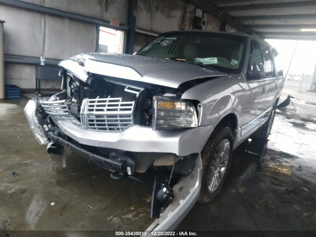 Lincoln Navigator 2010 5LMJJ2H55AEJ08415 Image 2