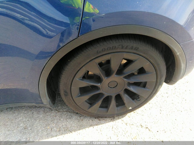 Tesla Model Y Long Range 2020 5YJYGDEE1LF049126 Image 13
