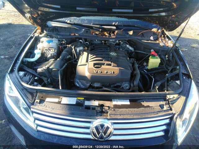 2016 Volkswagen Touareg, VIN: WVGEF9BP0GD003076