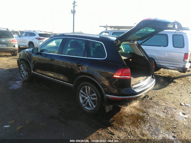 2016 Volkswagen Touareg, VIN: WVGEF9BP0GD003076