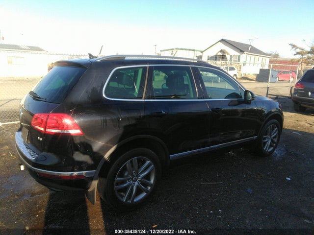 2016 Volkswagen Touareg, VIN: WVGEF9BP0GD003076