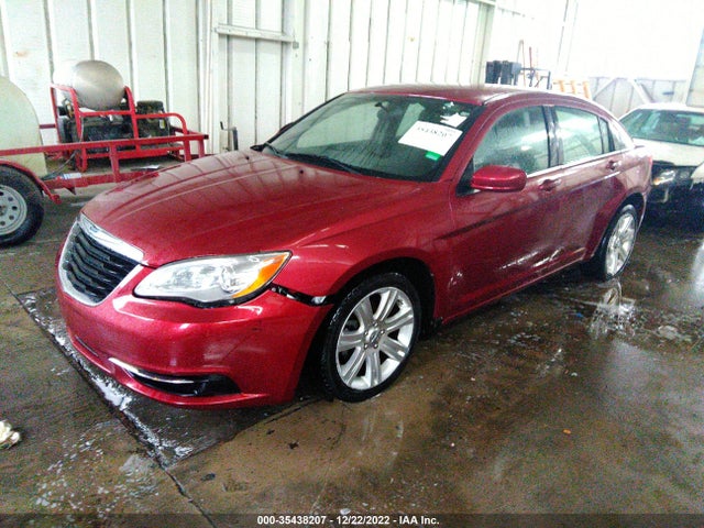 Chrysler 200 LX 2013 1C3CCBABXDN705918 Image 2