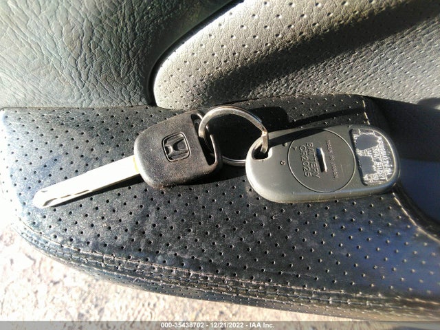 2003 HONDA PILOT EX VIN: 2HKYF186X3H526353