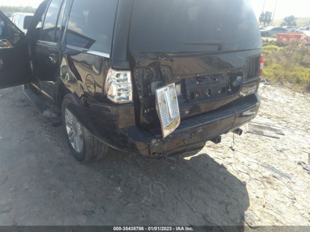 5LMJJ2H52BEJ00516 Lincoln Navigator