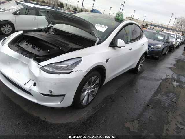 Tesla Model Y 2022 7SAYGDEE3NF371563 Image 2