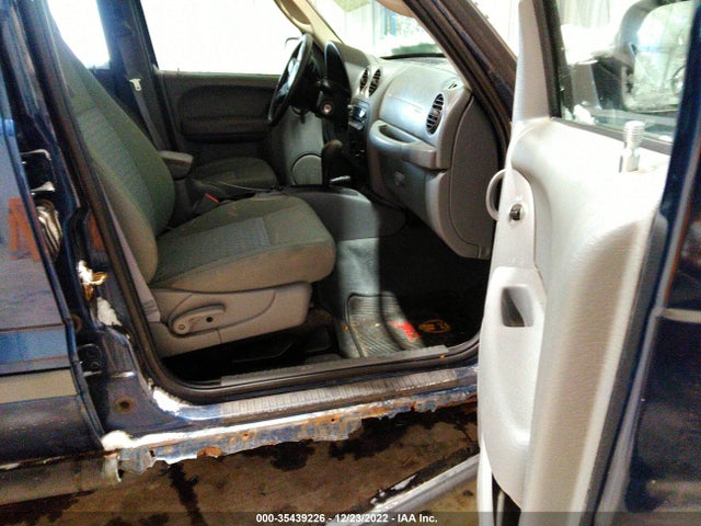 2005 JEEP LIBERTY SPORT VIN: 1J4GL48K95W631086