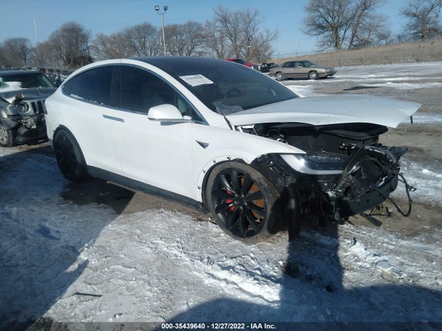 2019 Tesla Model X, VIN: 5YJXCBE44KF161517