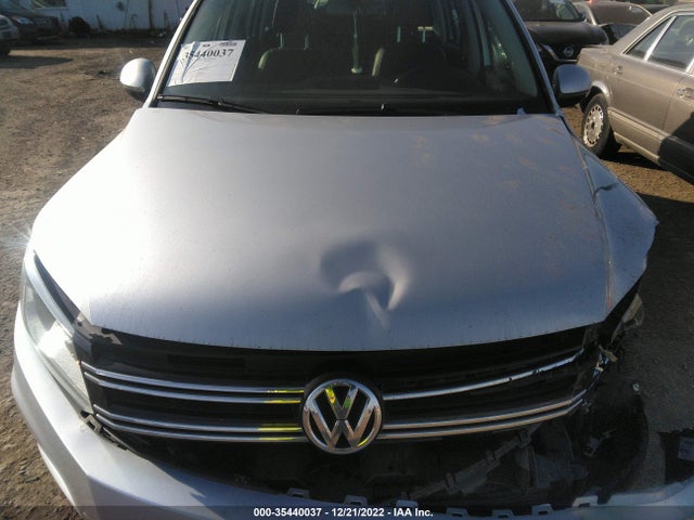 WVGAV7AX8HK033849 Volkswagen TIGUAN