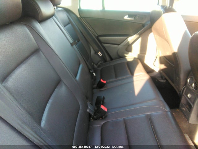 WVGAV7AX8HK033849 Volkswagen TIGUAN