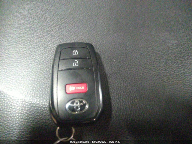 2022 Toyota Corolla, VIN: 7MUBAABG2NV027684