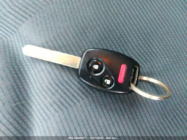 2012 HONDA FIT VIN: JHMGE8G39CC034180