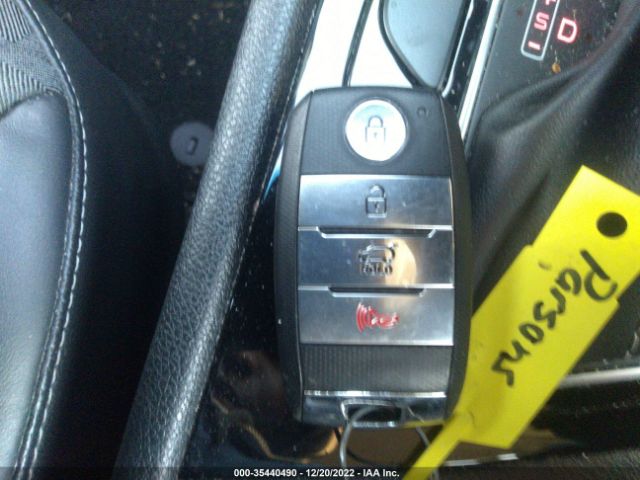 KNDCC3LC5J5175859 KIA NIRO EX