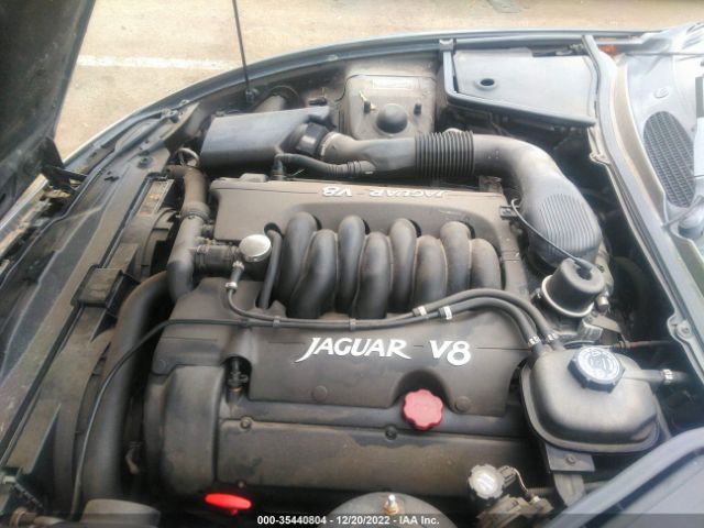 SAJGX5744VC014040 Jaguar XK8