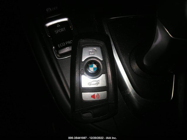 2017 BMW 3 Series, VIN: WBA8E5G56HNU22322