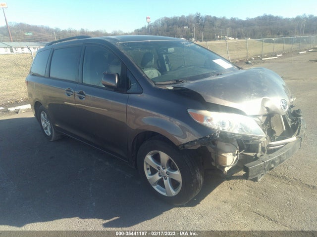 2015 Toyota Sienna, VIN: 5TDKK3DC5FS596897