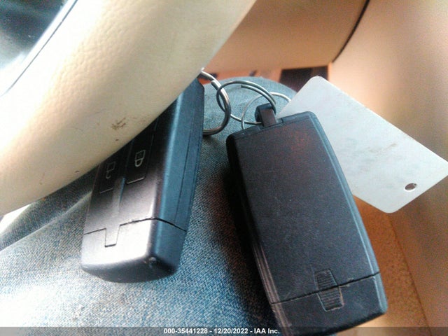 Lincoln MKS 2010 1LNHL9ER6AG601892 Image 3