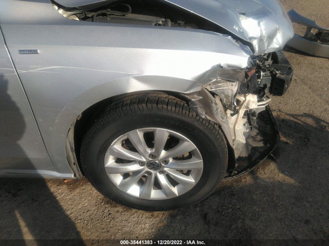 1VWAS7A3XFC013066 Volkswagen Passat 1.8t Wolfsburg Ed
