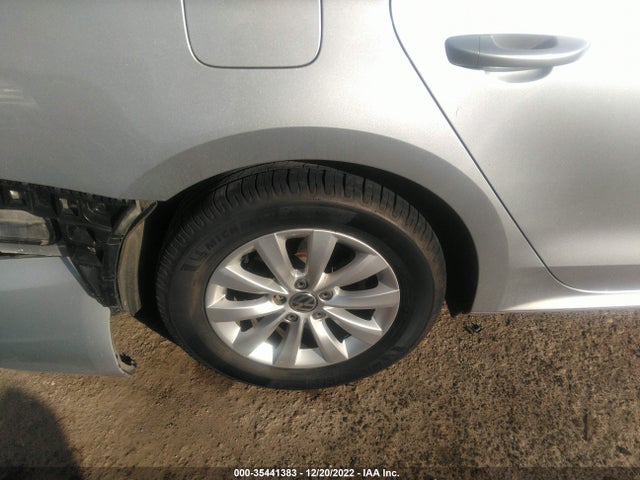 1VWAS7A3XFC013066 Volkswagen Passat 1.8t Wolfsburg Ed