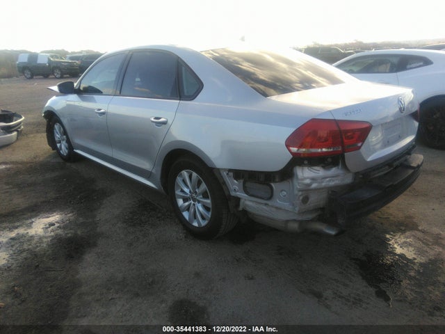1VWAS7A3XFC013066 Volkswagen Passat 1.8t Wolfsburg Ed