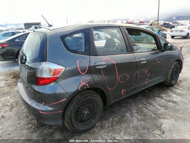 2013 HONDA FIT VIN: JHMGE8H32DC034568