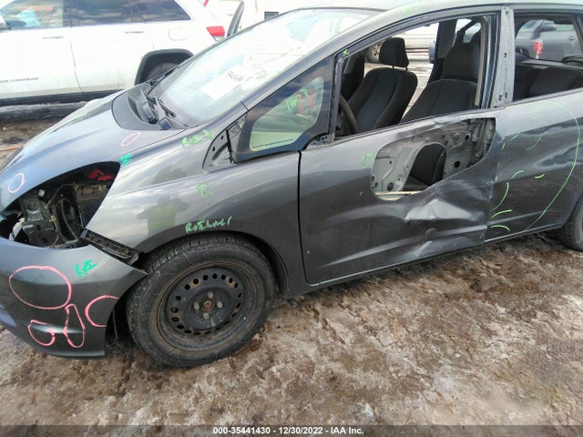2013 HONDA FIT VIN: JHMGE8H32DC034568
