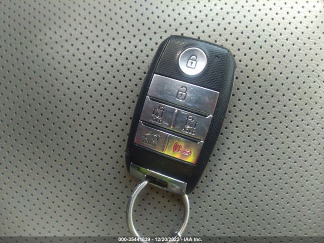 KNDMC5C12J6377132 KIA Sedona Sx