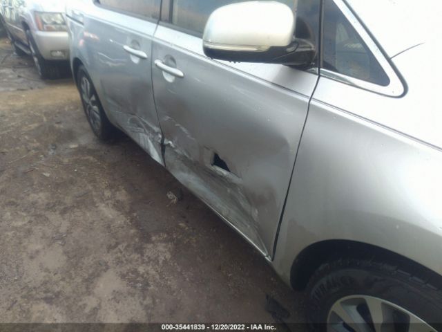 KNDMC5C12J6377132 KIA Sedona Sx