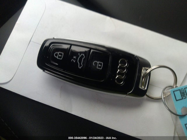 2021 Audi A8, VIN: WAU8EAF84MN006767