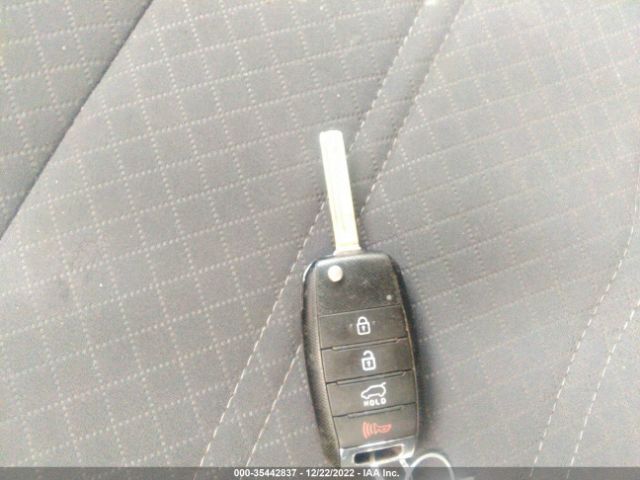 5XYPG4A30JG395612 KIA SORENTO LX