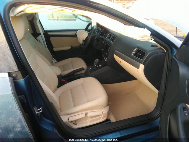 2015 VOLKSWAGEN JETTA SEDAN 1.8T SE W/CONNECTIVITY VIN: 3VWD17AJ4FM312663