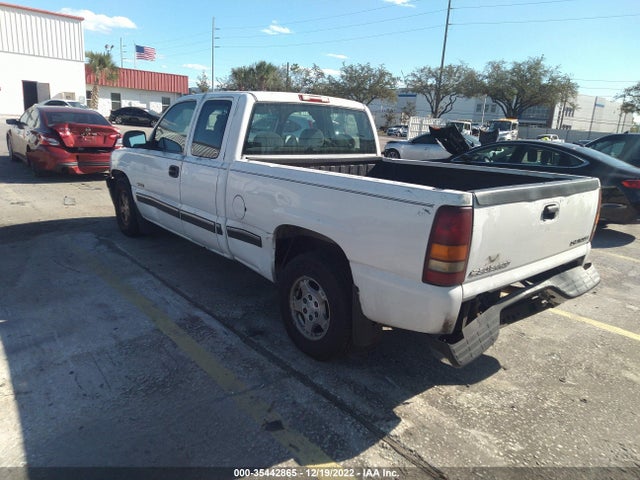 2002 CHEVROLET SILVERADO 1500 LS VIN: 2GCEC19T921310655