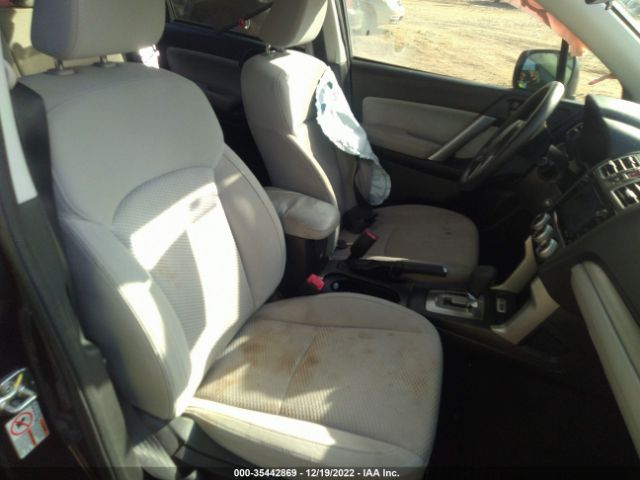 JF2SJAGC7HH568465 Subaru Forester Premium