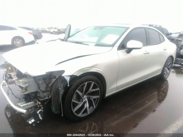 7JR102FK8LG073106 Volvo S60 Momentum