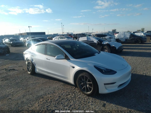 2022 5YJ3E1EB7NF157032 main image